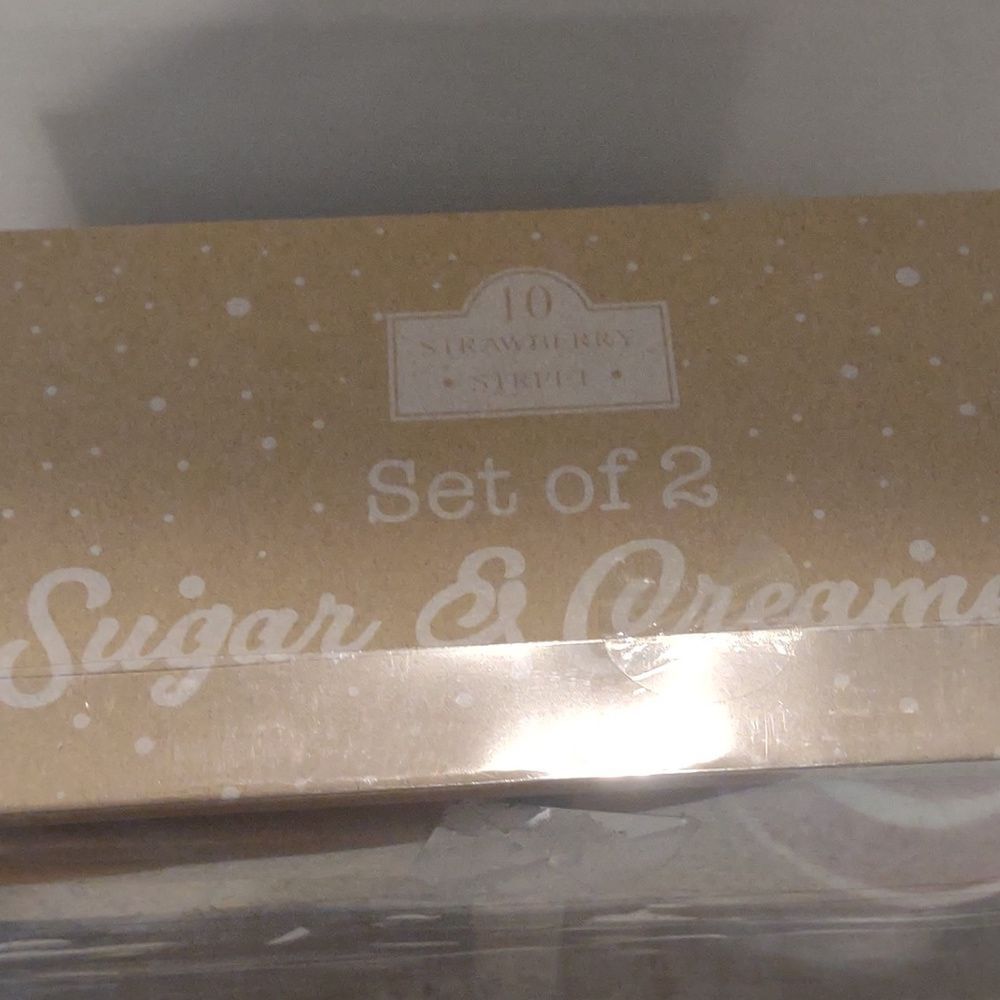 10 Strawberry Street Gnome Sugar and Creamer Set.   CH2 - Picture 5 of 5